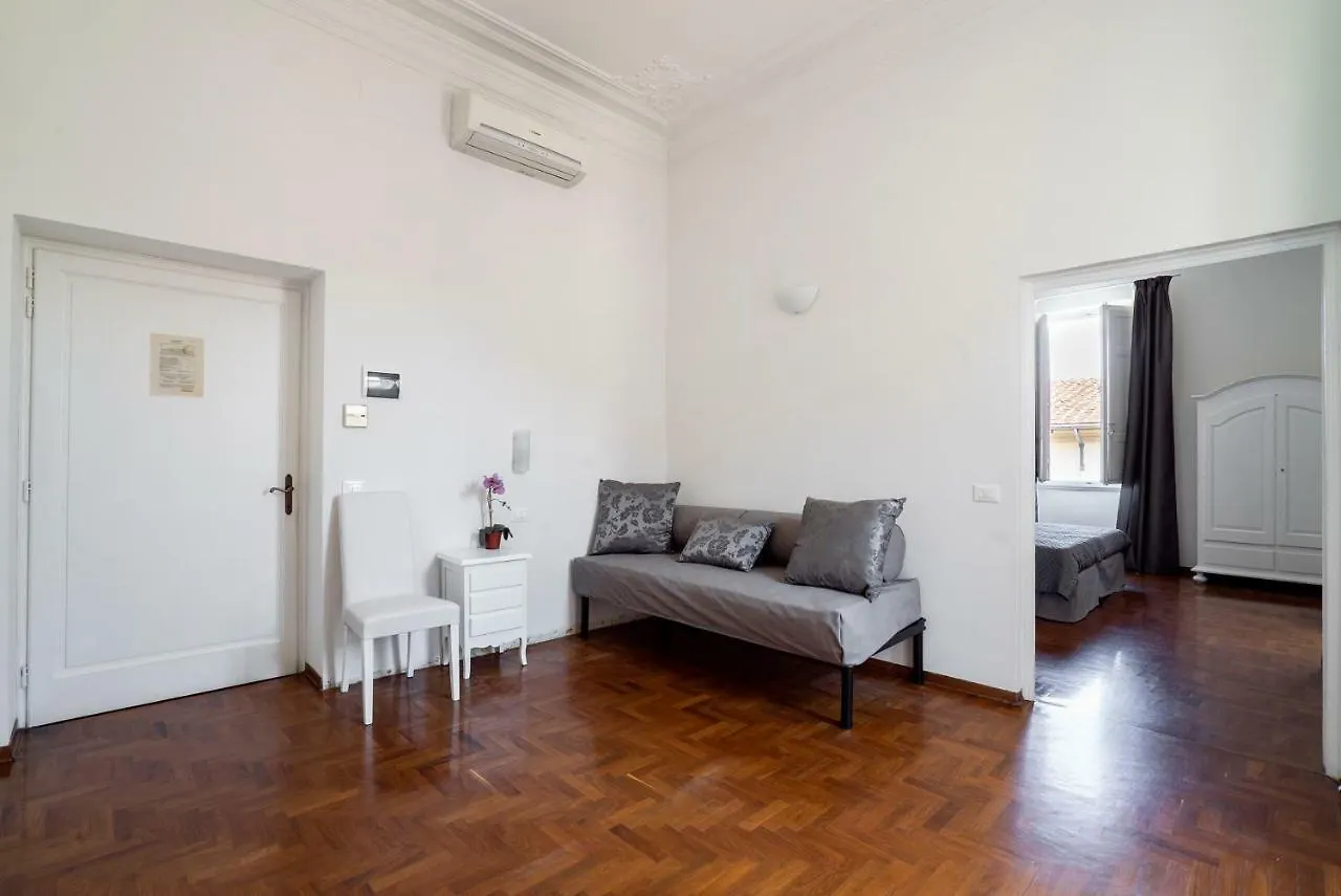 Live Florence Guest House
