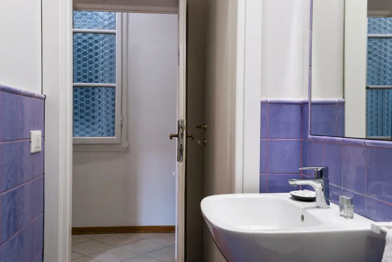 Live Florence Guest House